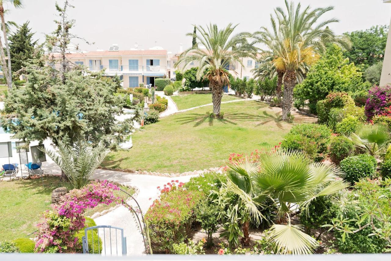 Holiday Apartment Walking Distance To The Sea Paphos Exterior foto
